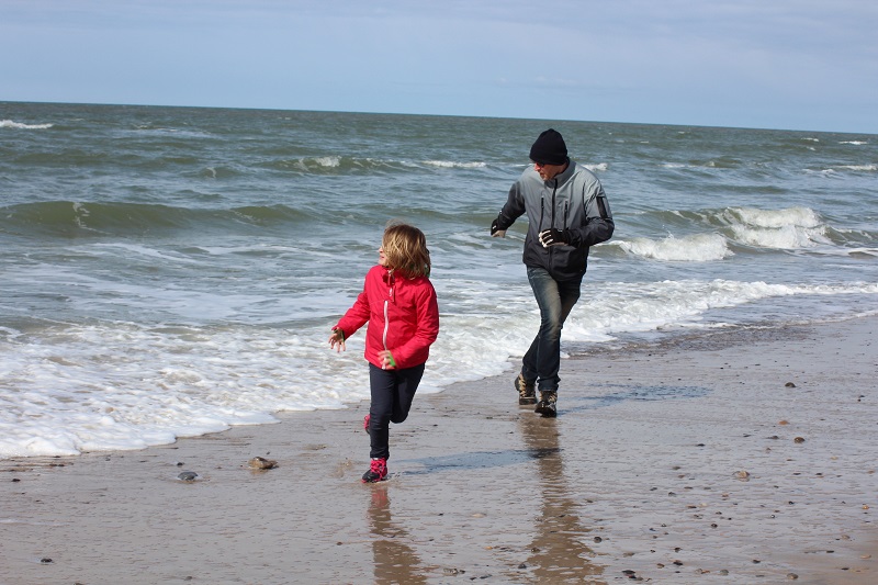 Signe og Punger flygter fra havet